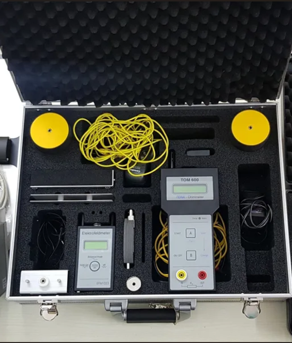 Tom 600 Tera-Ohmmeter